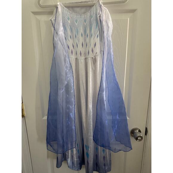 Frozen 2 snow queen Elsa costume size M 8-10 - Picture 7 of 9